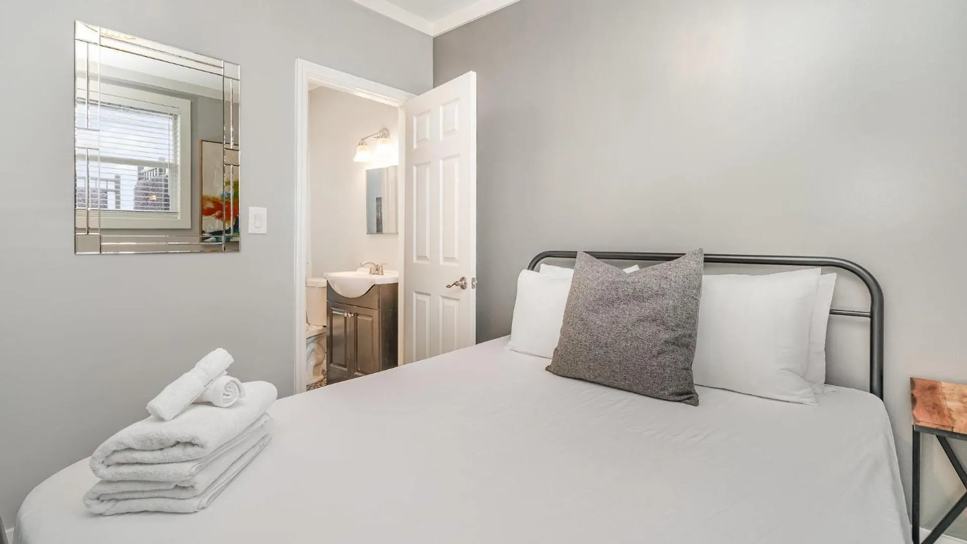 הוילה נאשוויל Lucent Pearl - Private Patio - Near Broadway בית נופש